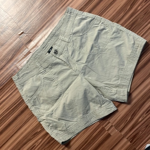 KUHL Nylon Cotton Blend Shorts Size 10 - Picture 3 of 9